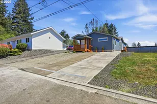 2780 34th St, Coos Bay, OR 97420 - Photo 29