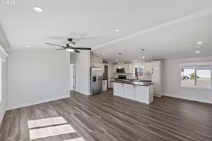 2780 34th St, Coos Bay, OR 97420 - Photo 5
