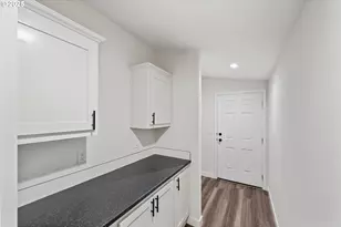 2780 34th St, Coos Bay, OR 97420 - Photo 13