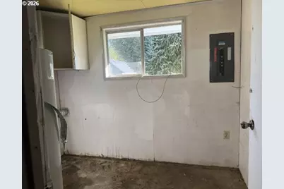 11766 Walnut Ave, Mapleton, OR 97453 - Photo 9
