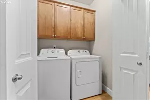 211 Silver St, Silverton, OR 97381 - Photo 15