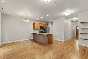 211 Silver St, Silverton, OR 97381 - Photo 9