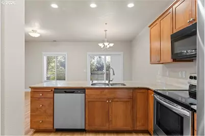 211 Silver St #2i, Silverton, OR 97381 - Photo 13