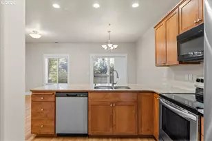 211 Silver St, Silverton, OR 97381 - Photo 13