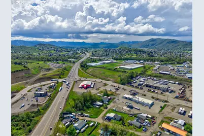 4553 Old Highway 99 S, Roseburg, OR 97471 - Photo 19