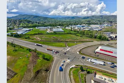 4553 Old Highway 99 S, Roseburg, OR 97471 - Photo 9