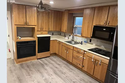 1918 SE 6th Ave, Camas, WA 98607 - Photo 9