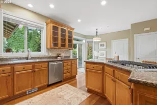 13088 SW St James Ln, Portland, OR 97224 - Photo 9
