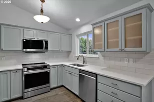 340 54th St, Springfield, OR 97478 - Photo 9