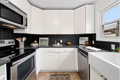 7416 N Newman Ave, Portland, OR 97203 - Photo 17