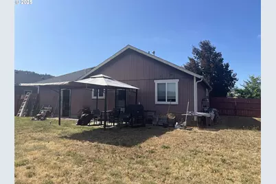 807 Callahan Dr, Roseburg, OR 97471 - Photo 15