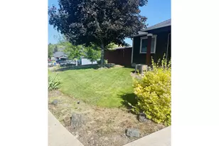 807 Callahan Dr, Roseburg, OR 97471 - Photo 5