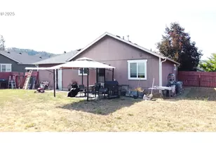 807 Callahan Dr, Roseburg, OR 97471 - Photo 3