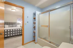 2042 Lincoln St, Eugene, OR 97401 - Photo 17