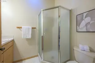 2042 Lincoln St, Eugene, OR 97401 - Photo 25