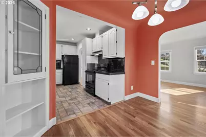 1815 SW Sunset Blvd, Portland, OR 97239 - Photo 9