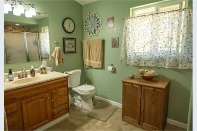 445 Rolling Hills Rd, Roseburg, OR 97471 - Photo 17