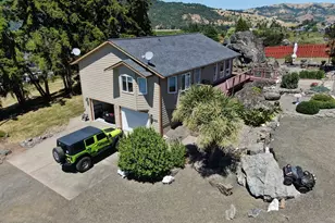 445 Rolling Hills Rd, Roseburg, OR 97471 - Photo 1