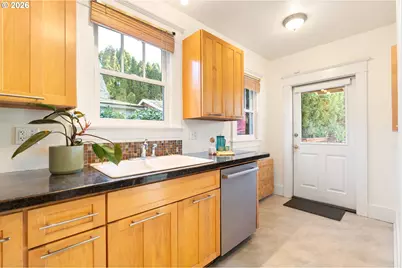 3740 SE Main St, Portland, OR 97214 - Photo 23