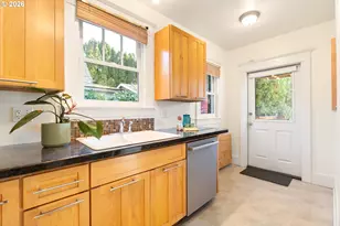 3740 SE Main St, Portland, OR 97214 - Photo 23