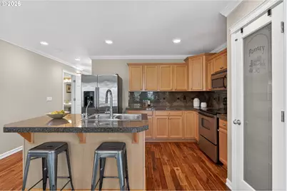 12619 SE Foster Rd, Portland, OR 97236 - Photo 11