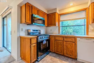 16076 NW Oak Hills Dr, Beaverton, OR 97006 - Photo 15