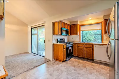 16076 NW Oak Hills Dr, Beaverton, OR 97006 - Photo 17
