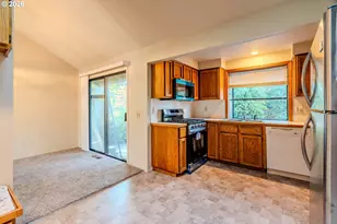16076 NW Oak Hills Dr, Beaverton, OR 97006 - Photo 17