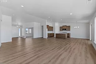 215 SW Sparrow St, Boardman, OR 97818 - Photo 11