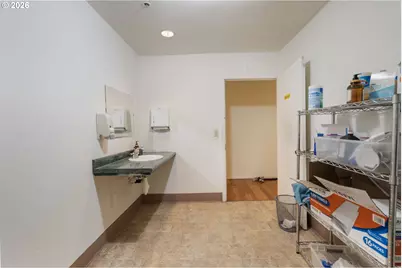700 N Killingsworth St, Portland, OR 97217 - Photo 21