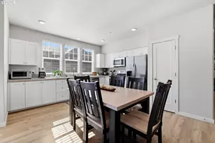 17149 SW Snowdale St, Beaverton, OR 97007 - Photo 9