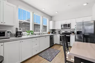 17149 SW Snowdale St, Beaverton, OR 97007 - Photo 11