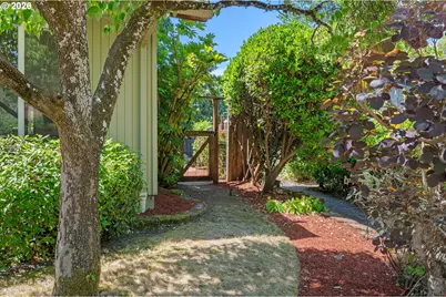 3631 Kevington Ave, Eugene, OR 97405 - Photo 3