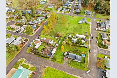 287 E 3rd St, Lowell, OR 97452 - Photo 11