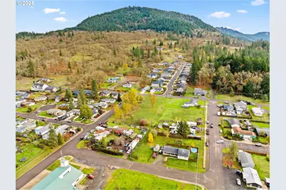 287 E 3rd St, Lowell, OR 97452 - Photo 15