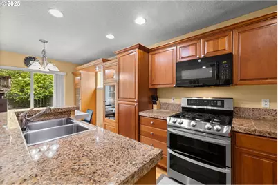 13455 NW Hartford St, Portland, OR 97229 - Photo 9