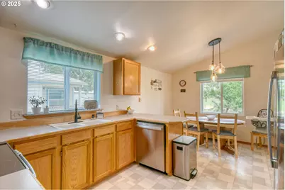 216 E Washington St, Athena, OR 97813 - Photo 9