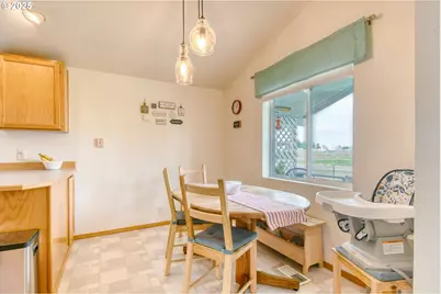 216 E Washington St, Athena, OR 97813 - Photo 7