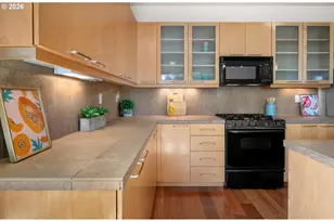 726 NW 11th Ave, Portland, OR 97209 - Photo 17