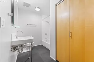 1400 NW Irving St, Portland, OR 97209 - Photo 23