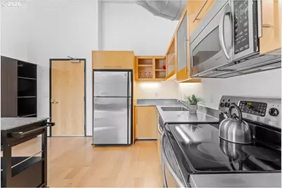 1400 NW Irving St #114, Portland, OR 97209 - Photo 17