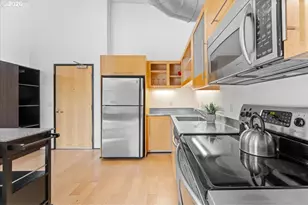 1400 NW Irving St, Portland, OR 97209 - Photo 17