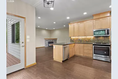 860 N P St, Washougal, WA 98671 - Photo 11