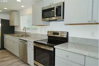 2650 SE 164th Ave, Portland, OR 97236 - Photo 5