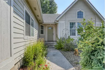 1626 SW 3rd St, Pendleton, OR 97801 - Photo 3