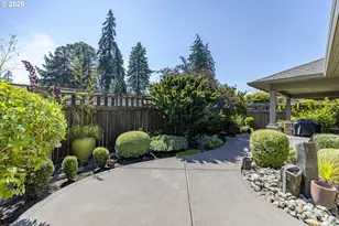1470 Piper Ln, Eugene, OR 97401 - Photo 37