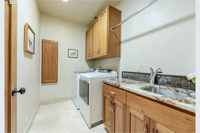 1470 Piper Ln, Eugene, OR 97401 - Photo 19