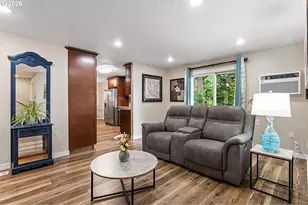 21532 SE Alder St, Gresham, OR 97030 - Photo 17