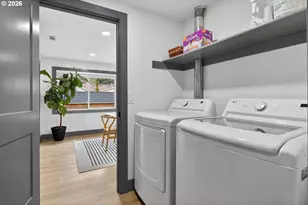 3739 SW Pomona St, Portland, OR 97219 - Photo 33