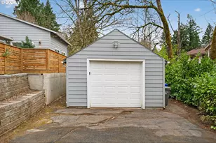 3739 SW Pomona St, Portland, OR 97219 - Photo 47